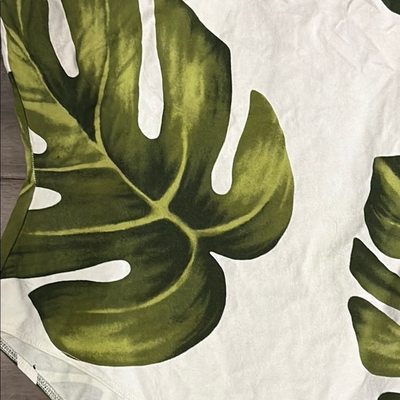 Forever 21 Plus Women’s 0X Tropical Banana Leaf Print Spaghetti Strap Bodysuit - Picture 2 of 5